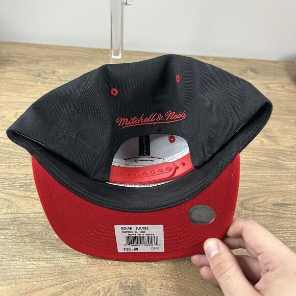Atlanta Hawks Mitchell & Ness SnapBack OSFA Hat Black Red Nostalgia Logo NWT - Picture 9 of 9